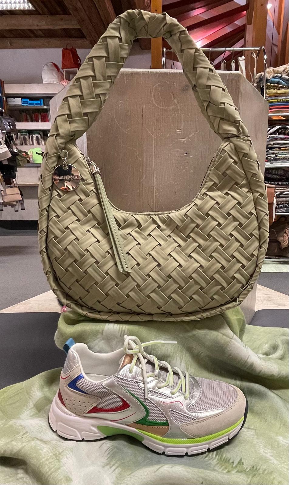 Damenschuhe bei Schuhhaus Öfner in Zirl - Bild 1